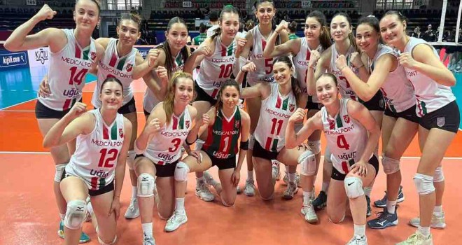 Karşıyaka'nın gençleri yarı finalde