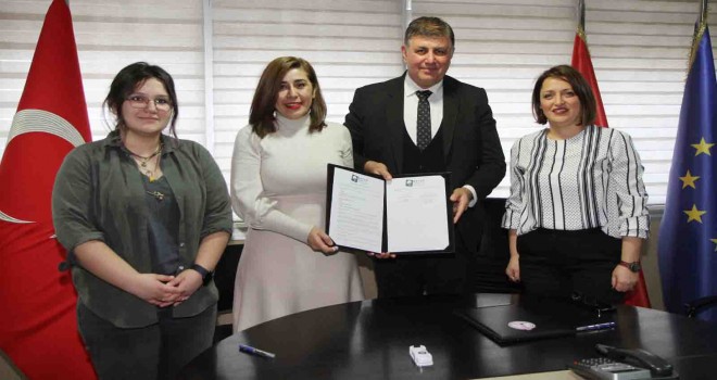 Karşıyaka Belediyesi'nden ''Beyaz baretli kadınlara'' destek