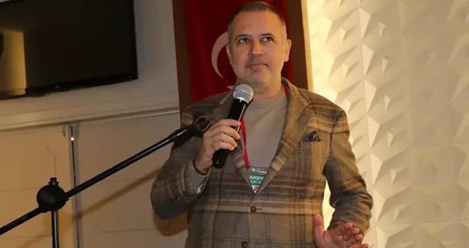 Karşıyaka'da Ergüllü istifadan vazgeçti