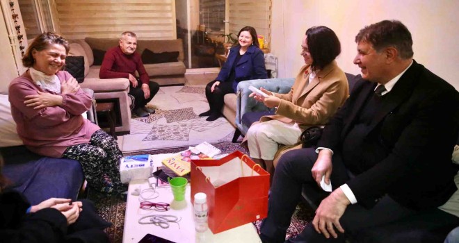 Şarkıcı Tüdanya, Başkan Tugay'ı konuk etti