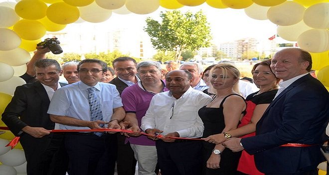 Bergama Köftecisi'ni Kaymakam Yücel hizmete açtı