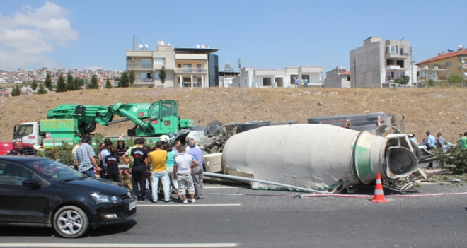 Beton mikseri devrildi, 1 kişi öldü...