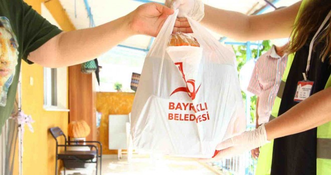 Bayraklı'da Ramazan ayı dayanışması sürüyor