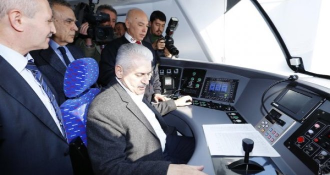 Binali Yıldırım, İZBAN'ı test etti