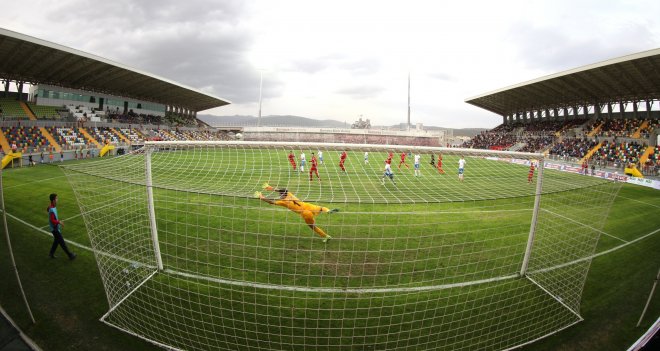 Bornova Stadı’nın seyirci kapasitesi 11.500'e çıkarılacak
