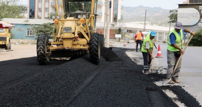 Bornova’da asfalt atağı