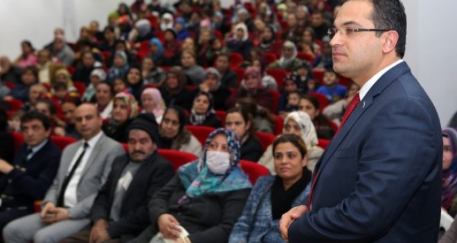 Bornova’da mahalle buluşmalarına yoğun ilgi