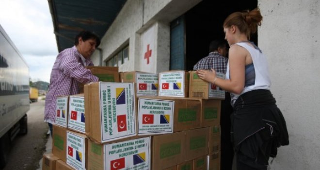 Bosna'daki sel mağdurlarına İzmir'den 2.yardım atağı