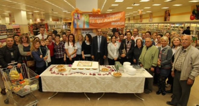 Bostanlı MMM Migros 15.yılını coşkuyla kutladı