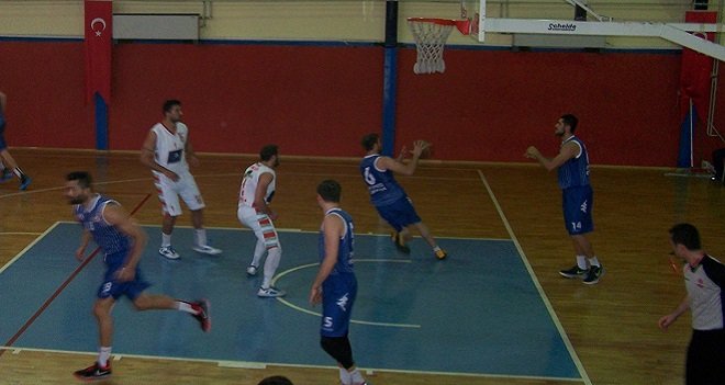 Bostanlıspor beşi bir yerde...