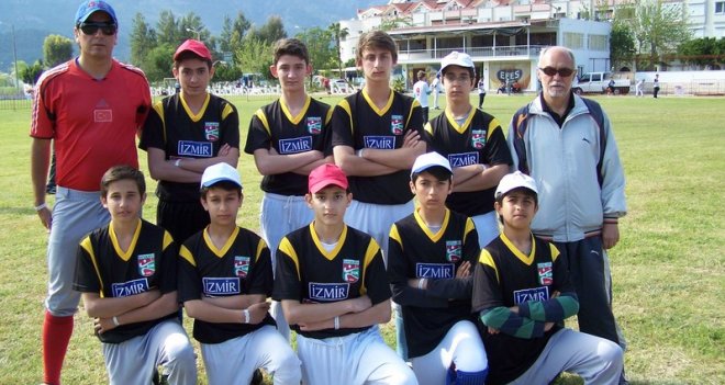 BOSTANLISPOR BEYZBOLDE FARKINI GÖSTERDİ