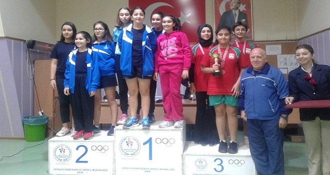 Bostanlıspor Masa Tenisi'nde yine kürsüye çıktı