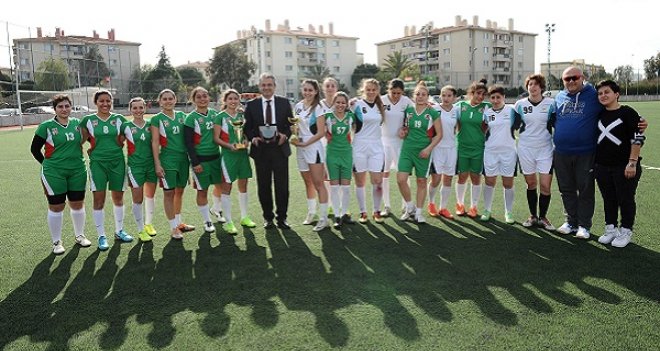 Bostanlıspor ragbide 3 yılda 7 şampiyonluk kazandı