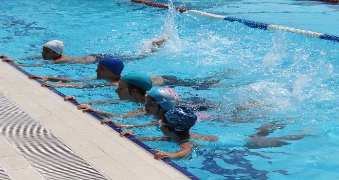 BOSTANLISPOR YAZ YÜZME OKULU ÇALIŞMALARINA BAŞLADI