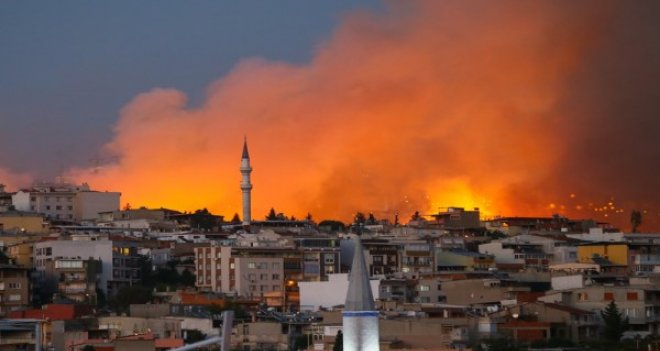 Buca'daki yangın söndürüldü