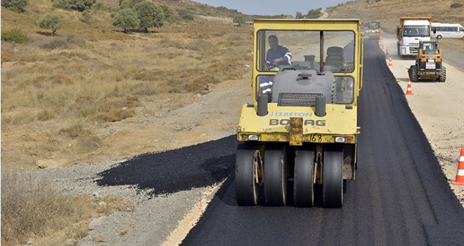 Büyükşehir Belediyesi, 2016’da 1 milyon 380 bin ton asfalt serdi