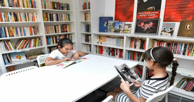 Çiğli'de mahalle kütüphanesi açıldı