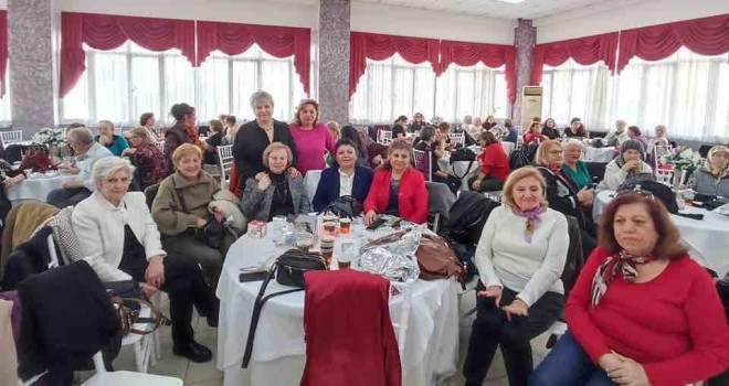 CHP Karşıyaka Kadın Kolları'nın ''Kadın Buluşmaları'' sürüyor