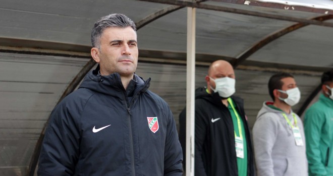 Karşıyaka gençleri izliyor...