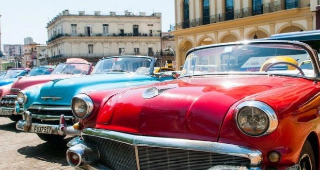 Klasik Otomobil tutkunları Buca’da buluşuyor