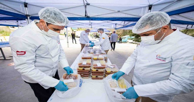İzmir’de Ramazan dayanışması başladı