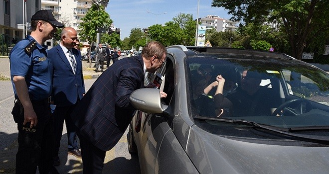 Karşıyaka’da sürücülere Yayalar İçin 5 Adımda Güvenli Trafik anlatıldı