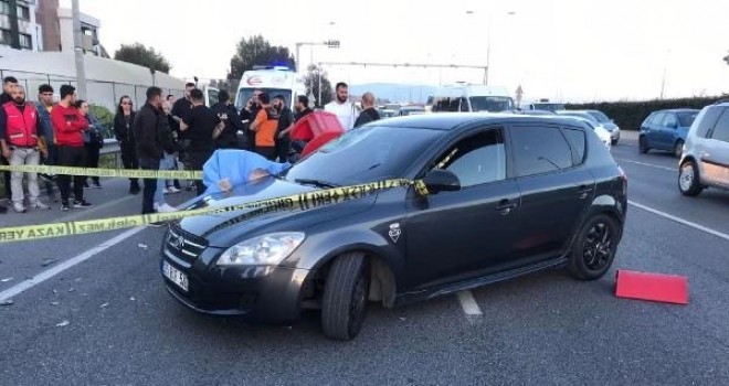 Karşıyaka'da otomobil ile çarpışan motosiklet sürücüsü hayatını kaybetti