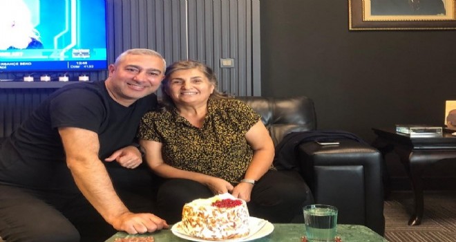 CHP Karşıyaka Kadın Kolları Başkanı Çalışkanelli istifadan vazgeçti