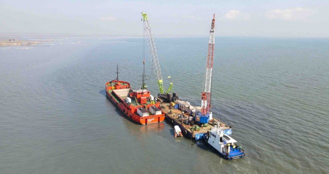 Körfezden 200 bin ton çamur çıkarıldı