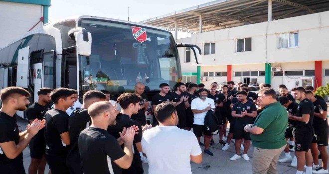 Başlan Tugay'dan Karşıyaka'ya moral...