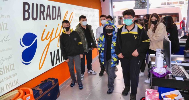 Sosyal Market’e öğrenci desteği