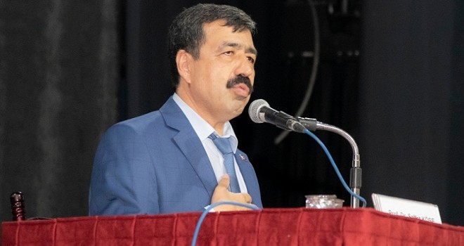 Katip Çelebi Üniversitesi Rektörü: Dini istismar edenlere itibar edilmemesi gerekir