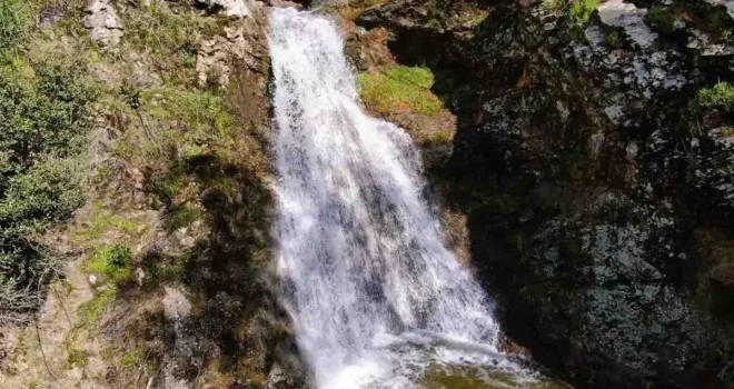 Karşıyaka'nın saklı şelalesi...
