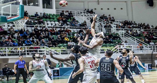 Bornova Belediyesi Karşıyaka evinde Mersin'e yenildi