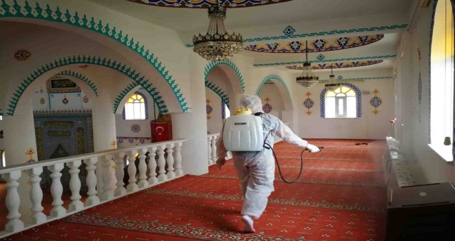 Çiğli’de camiler ibadete hazır