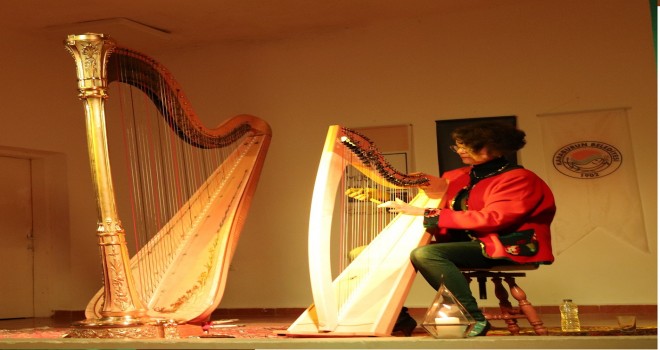 Karaburun’da büyüleyen arp melodileri