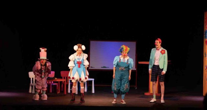 Soytarılar Okulu İzmirli çocuklarla buluştu