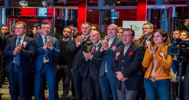 Başkan Soyer ''1 Milyon Kitap'' projesinin dayanışma gecesine katıldı