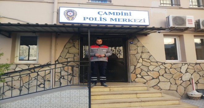 Temizlik personelinden örnek davranış