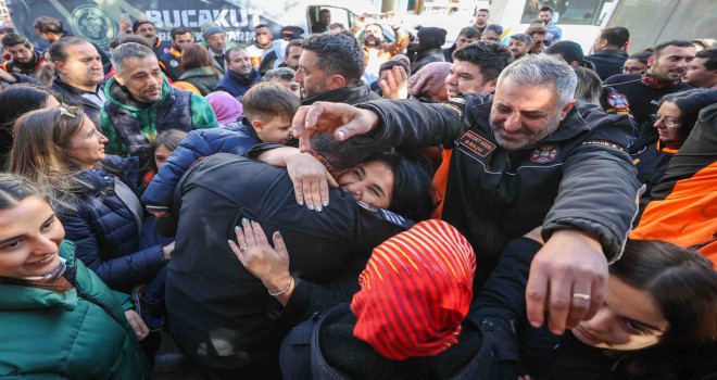 Buca’nın kahramanları evlerine döndü