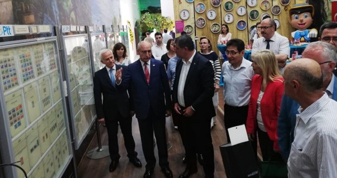 Karşıyaka Evrensel Çocuk Müzesi Pul Sergisi'ne büyük ilgi