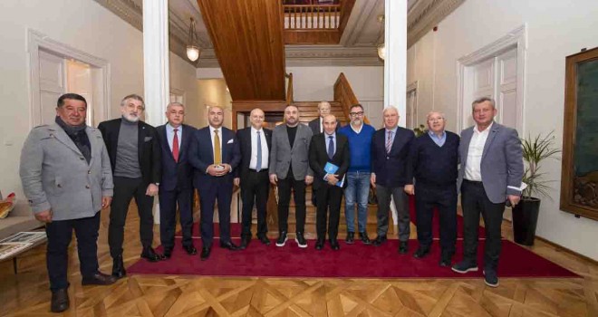 İzmir Büyükşehir Belediyesi'nden profesyonel kulüplere 30 milyon TL