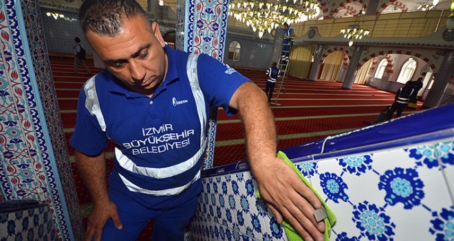 Camiler bayrama hazırlanıyor