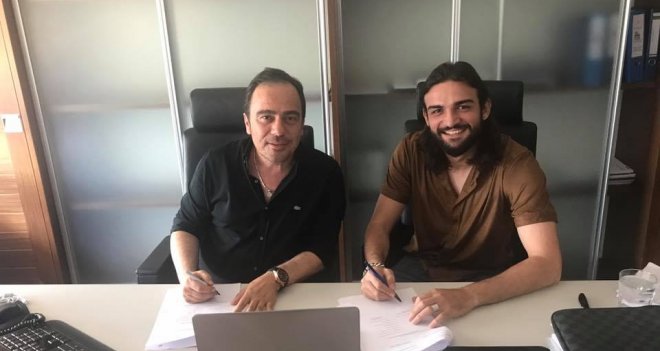 Can Erdem Karşıyaka ile yeniledi...