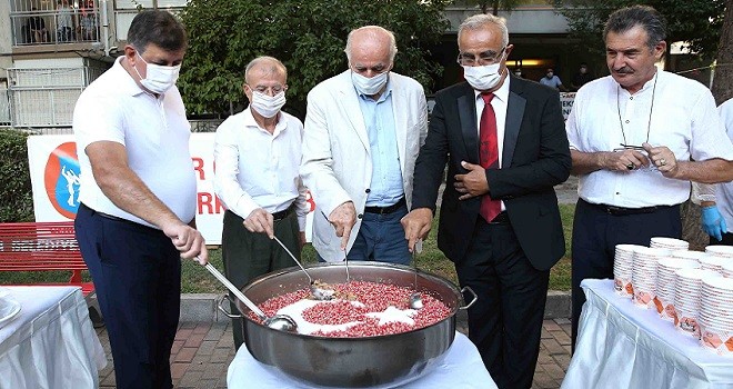 Karşıyaka’da 3 ayrı yerde aşure etkinliği