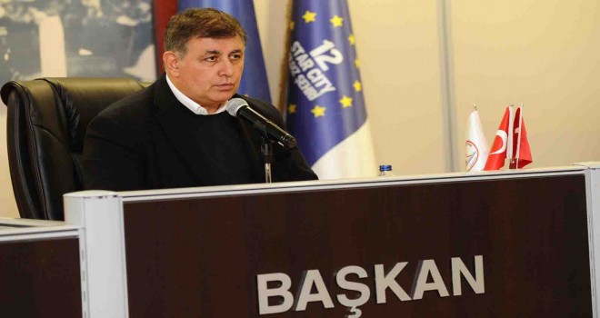 Başkan Tugay'dan maaş ve ikramiye ile ilgili iddialara yanıt