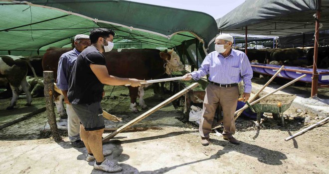 Buca’nın kurban pazarları denetlendi