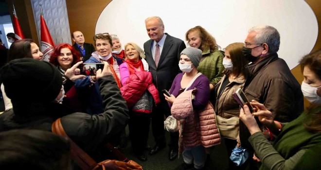 Karşıyaka'da Ediz Hun ile söyleşi...