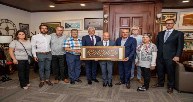 Boşnaklardan Tunç Soyer’e ziyaret