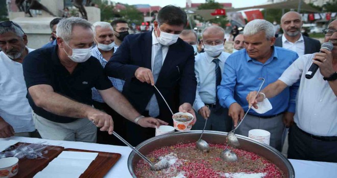 Karşıyaka’da aşure bereketi